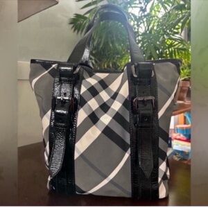 Burberry Black and Gray Checkered Women's Bag